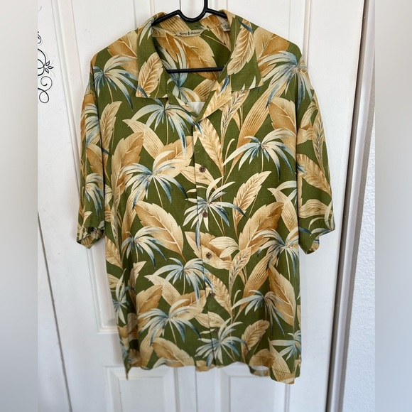 Tommy Bahama 100% Silk Hawaiian Tropical Button Down Shirt Size XL - Picture 2 of 8